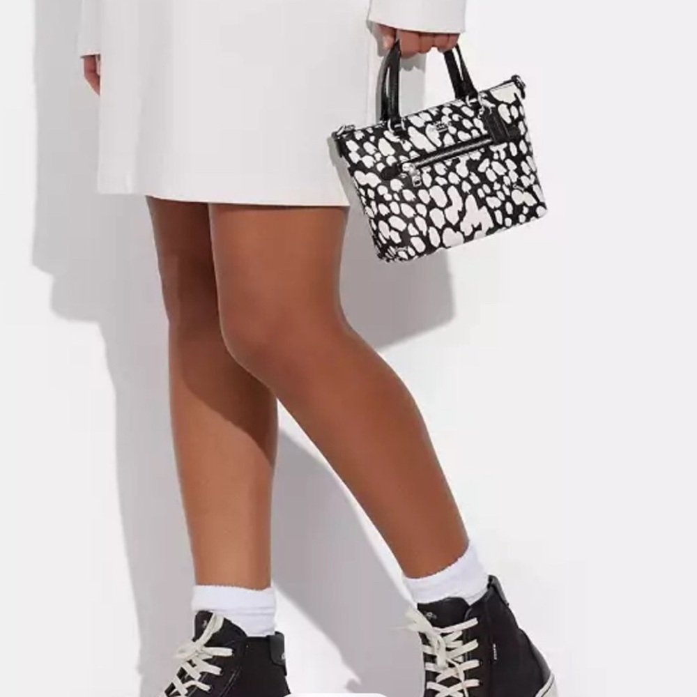 Coach Mini Gallery Crossbody spotted animal print black/chalk NWOT - Picture 8 of 14